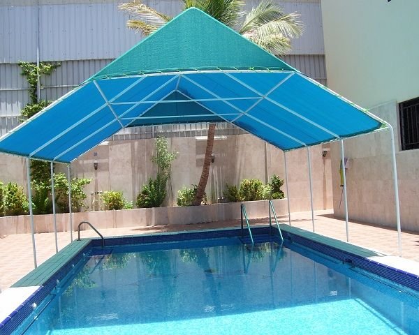 مظلات مسابح زجاجي